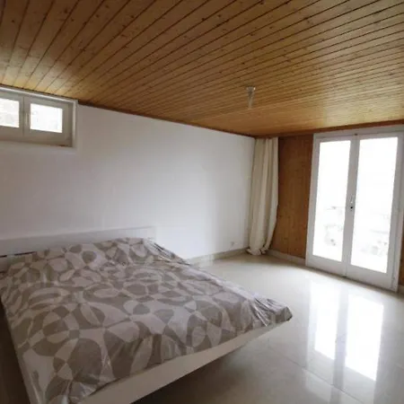 Проживание в семье Multiple Near The Station *